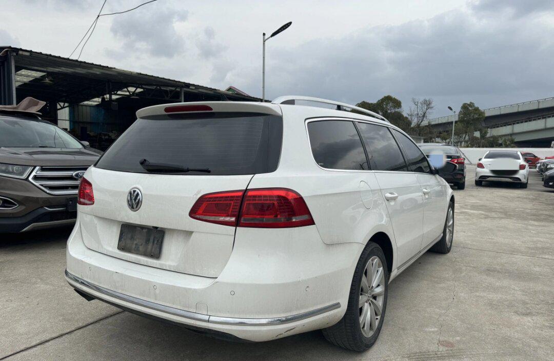 大众迈腾旅行车 售价:7.35万元 上牌日期:2014年9月 车辆车型:轿车 车