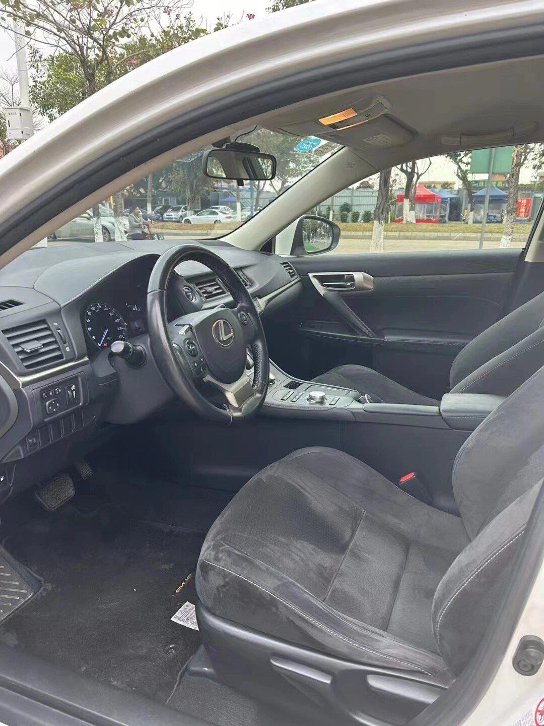 2016年6月 雷克萨斯ct200h 1.