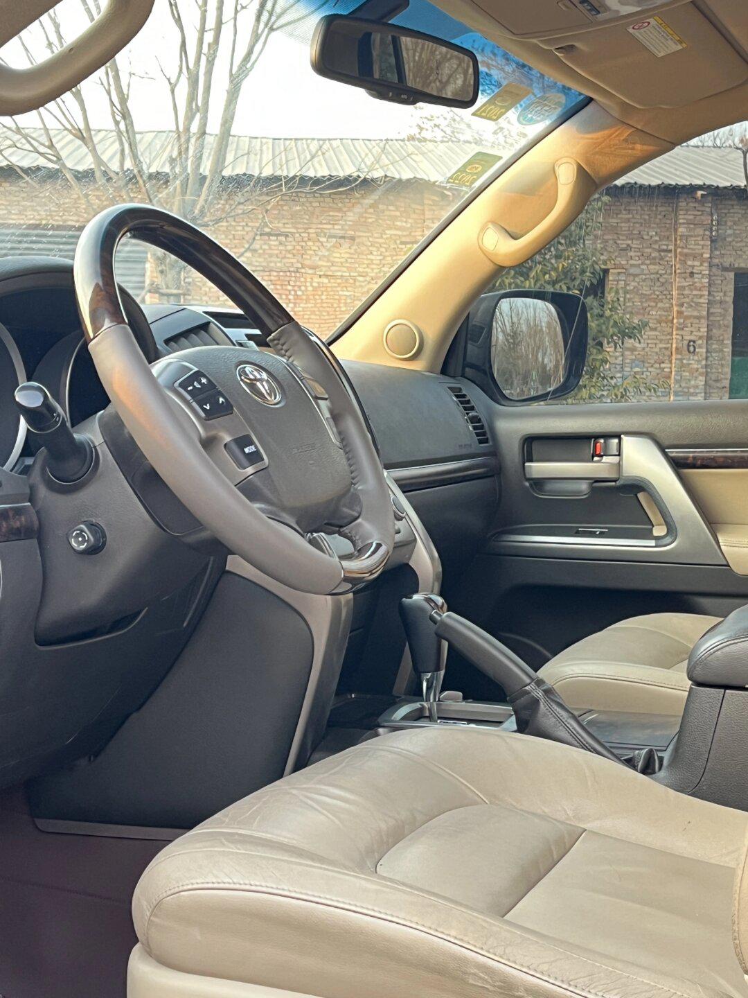 10年中东版丰田酷路泽4700