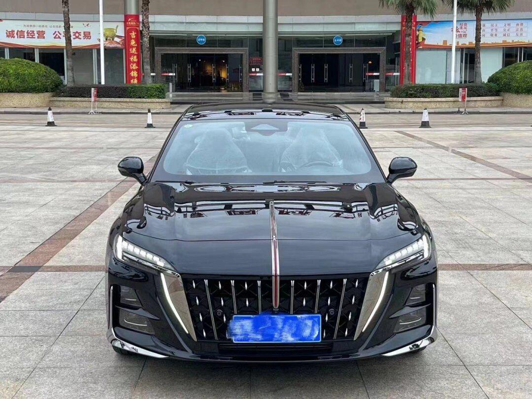 23款红旗h6,新车一台,才跑了800公里,原版原漆 看车13寸液晶显示屏.