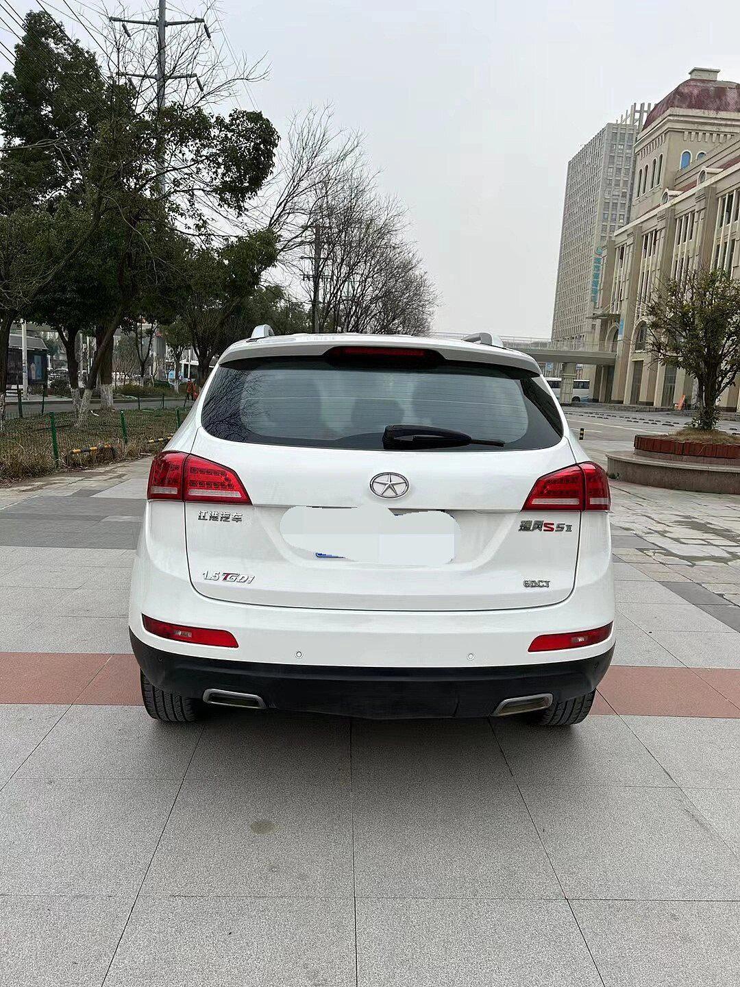 凯迪拉克2018款xt520t25t豪华型新到