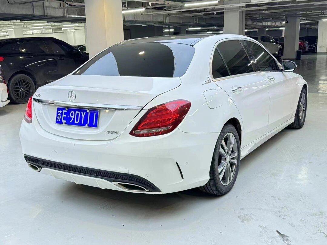 16年奔驰c200l,2.0排量,精品车,新车落地36多,配置非常丰富,无钥匙一