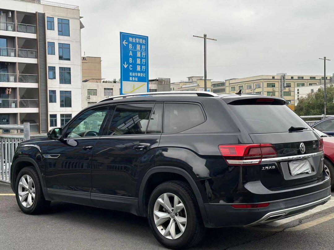 17年9月上牌大众途昂330tsi两驱舒适版2.