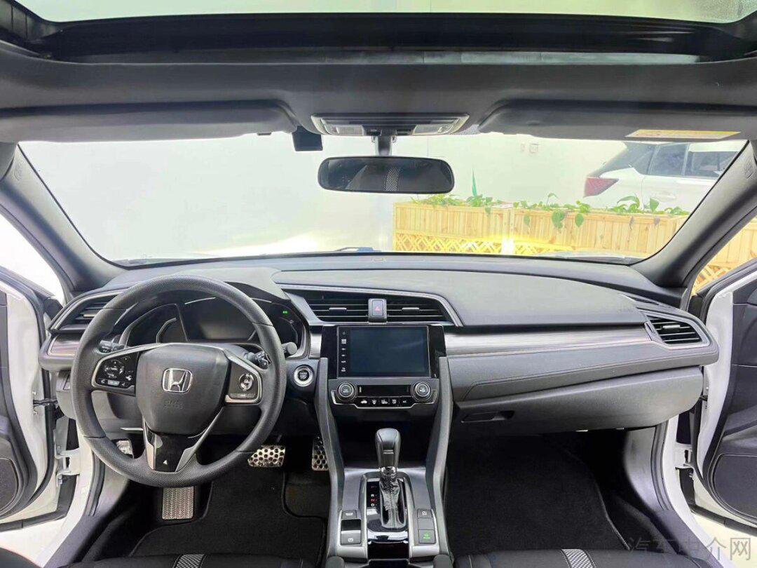 本田思域两厢潮酷控 售价:9.