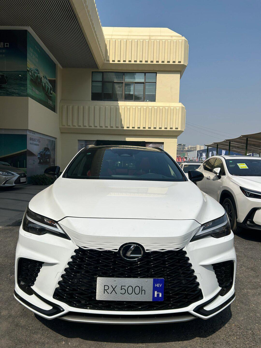 2024雷克萨斯rx500h运动版白色
