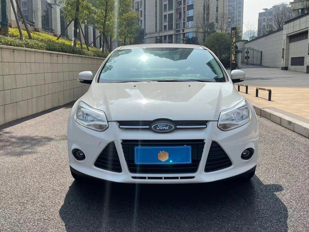 自动挡便宜代步练手车 三厢经典福克斯 1.