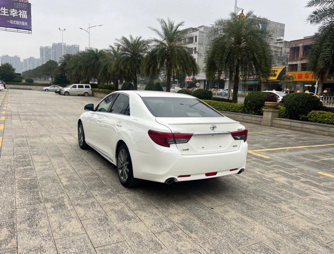 15年 丰田 锐志 2.5v 尚锐版- 全车原版没事故 家人过户一次 行驶11万