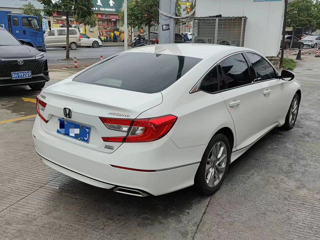 收下本田雅阁260精英版: 2022年10月上牌,一手车,2万公里,配置丰富,价