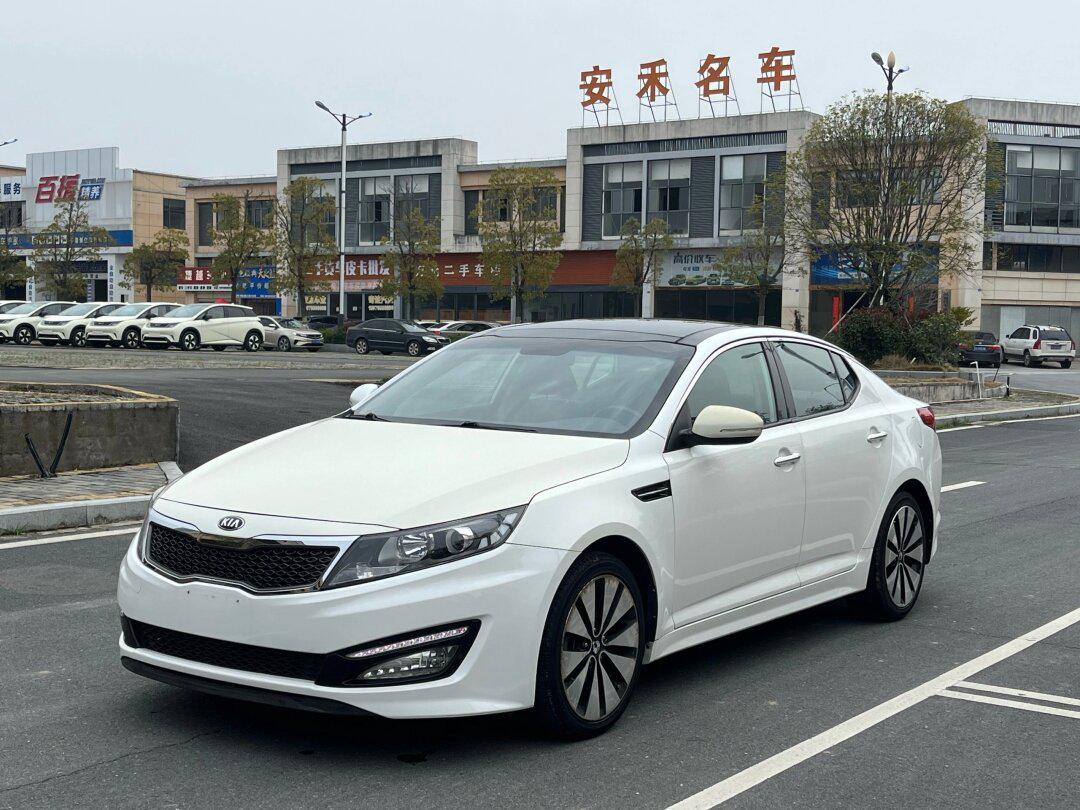 0l自动全景天窗 车子后面有点小瑕疵 发动机变速箱完美状态 _起亚k5