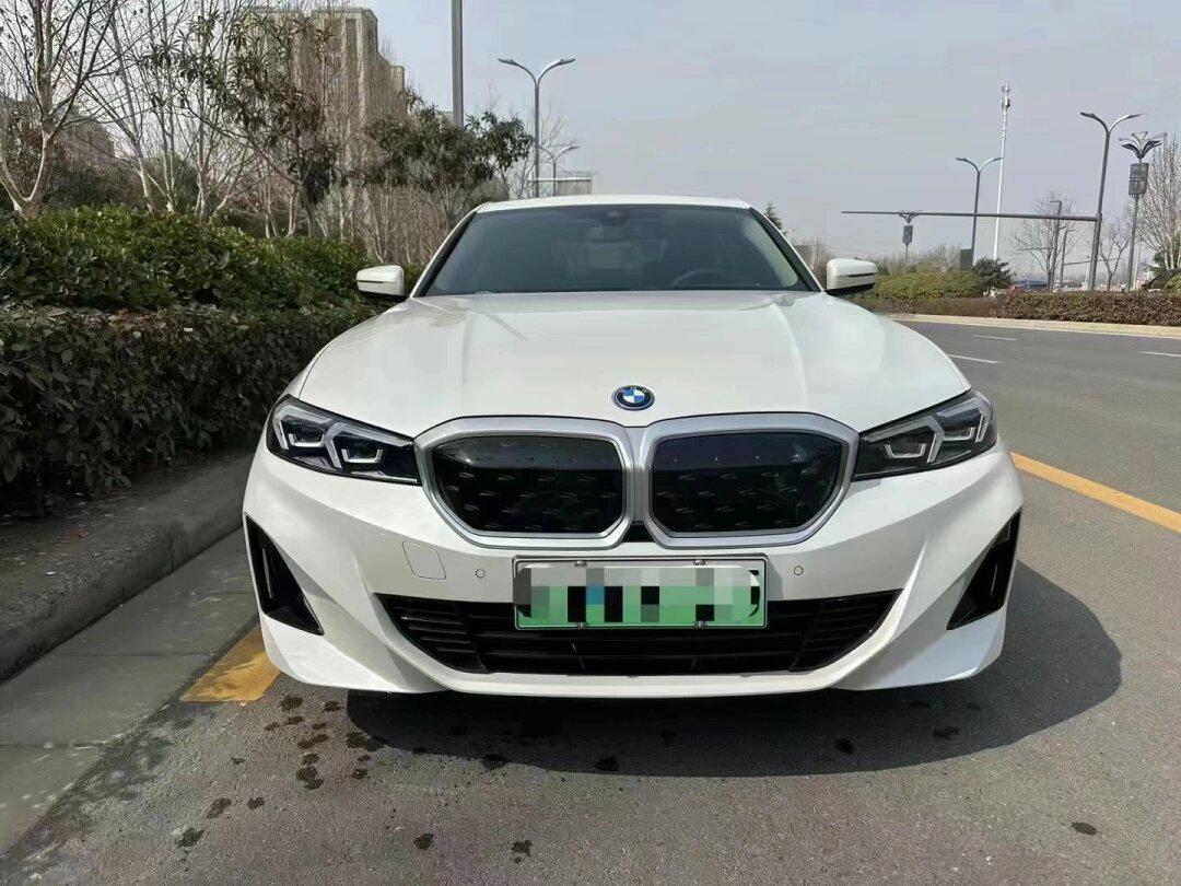 23年宝马i3纯电动 续航526 车况准新,仅仅行驶1.