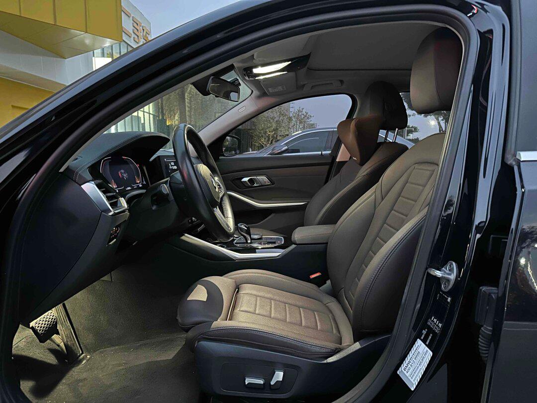 宝马3系 2020款 320li m运动套装 20年4月上牌,安全行驶5.