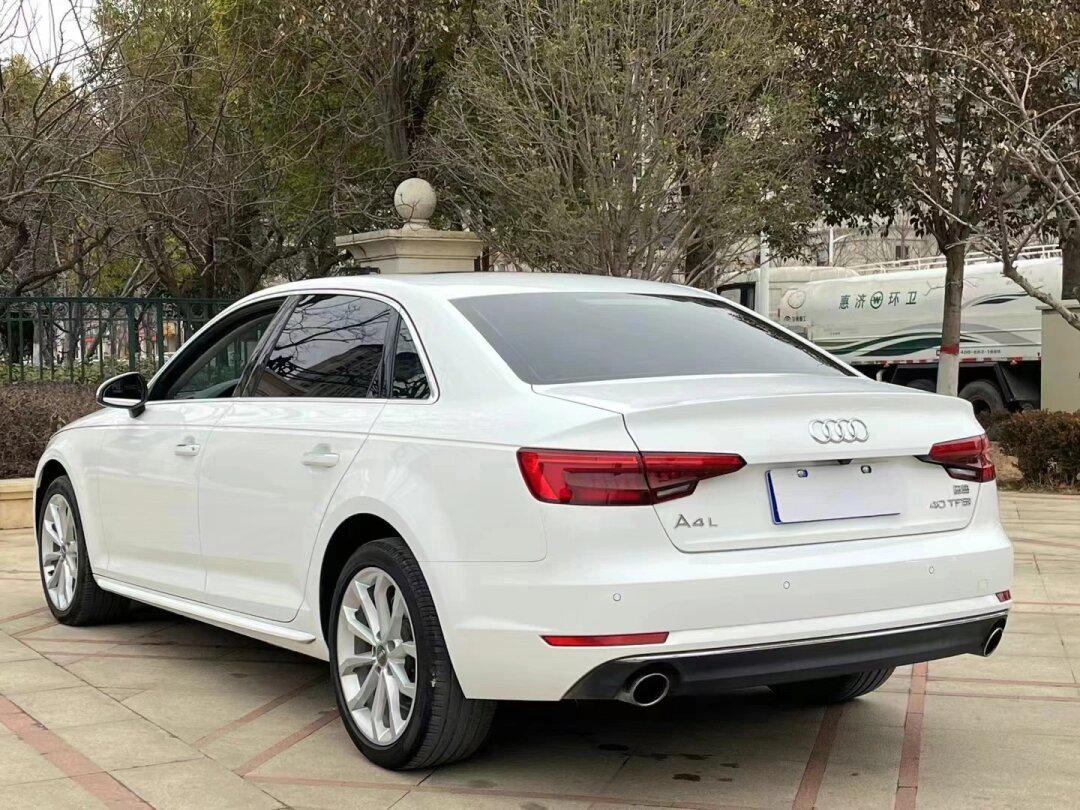 2017款 奥迪a4l 40 tfsi 风尚型 2017年049715上牌 行驶了_奥迪a4