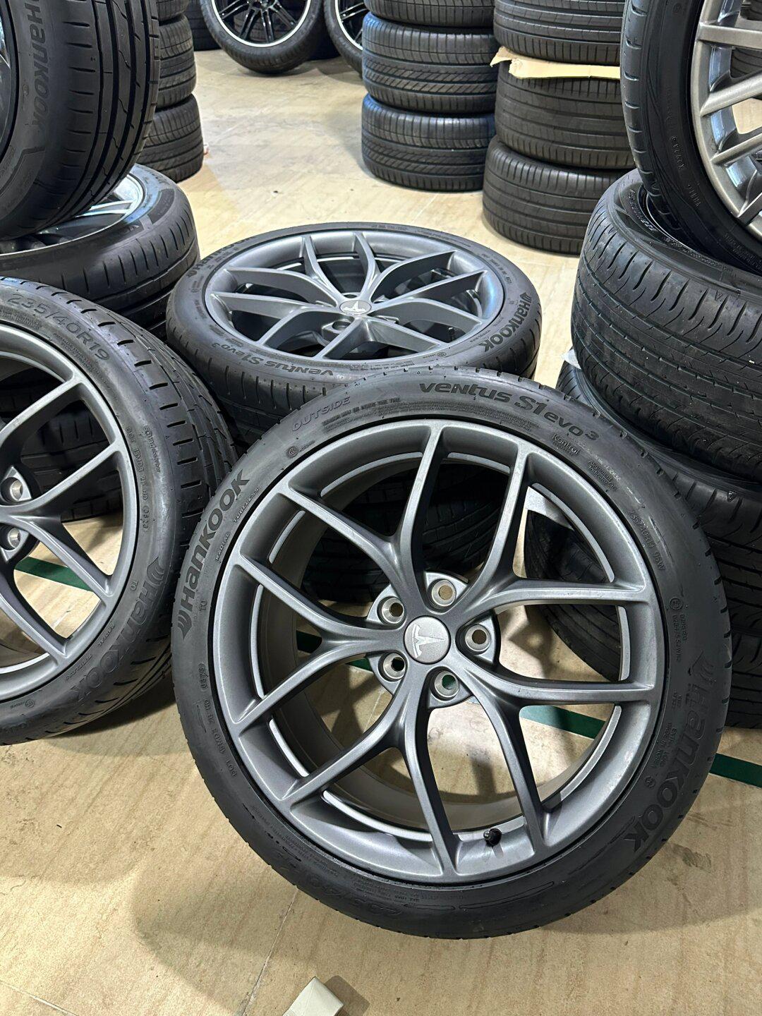 特斯拉model3 19寸轮毂 毛豆3 p版高性能版