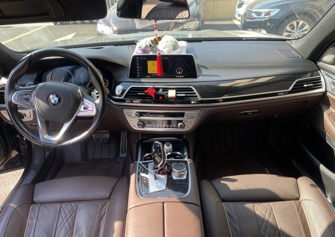 精品二手车推荐官[话题]# 宝马740li领先m运动 售价:40.