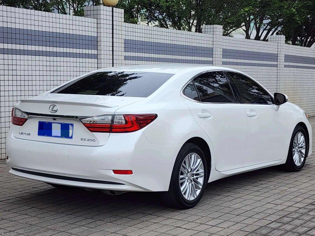 2015年雷克萨斯es200 舒适版 本地一手车,9万多公里,15改款2.