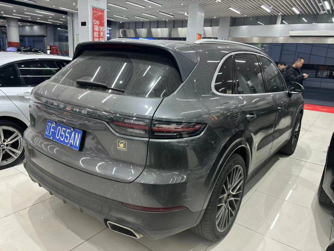 21年 保时捷卡宴 2.