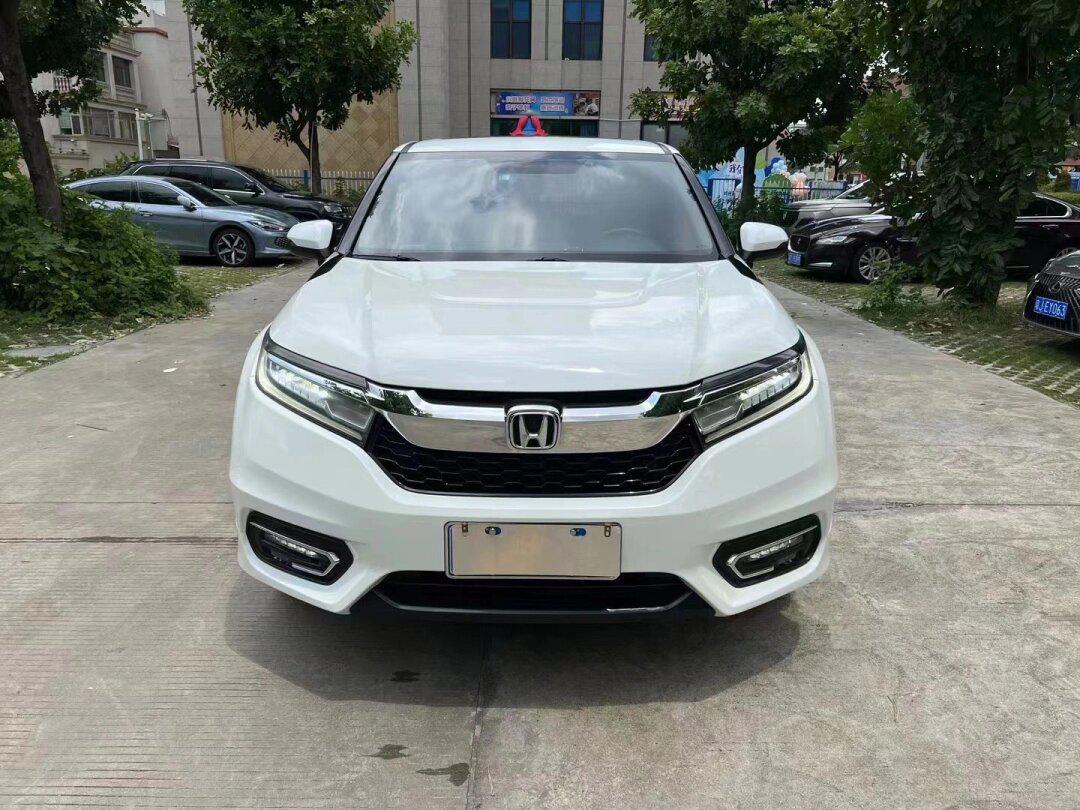 2018年本田冠道俩驱尊享版,自动挡1.