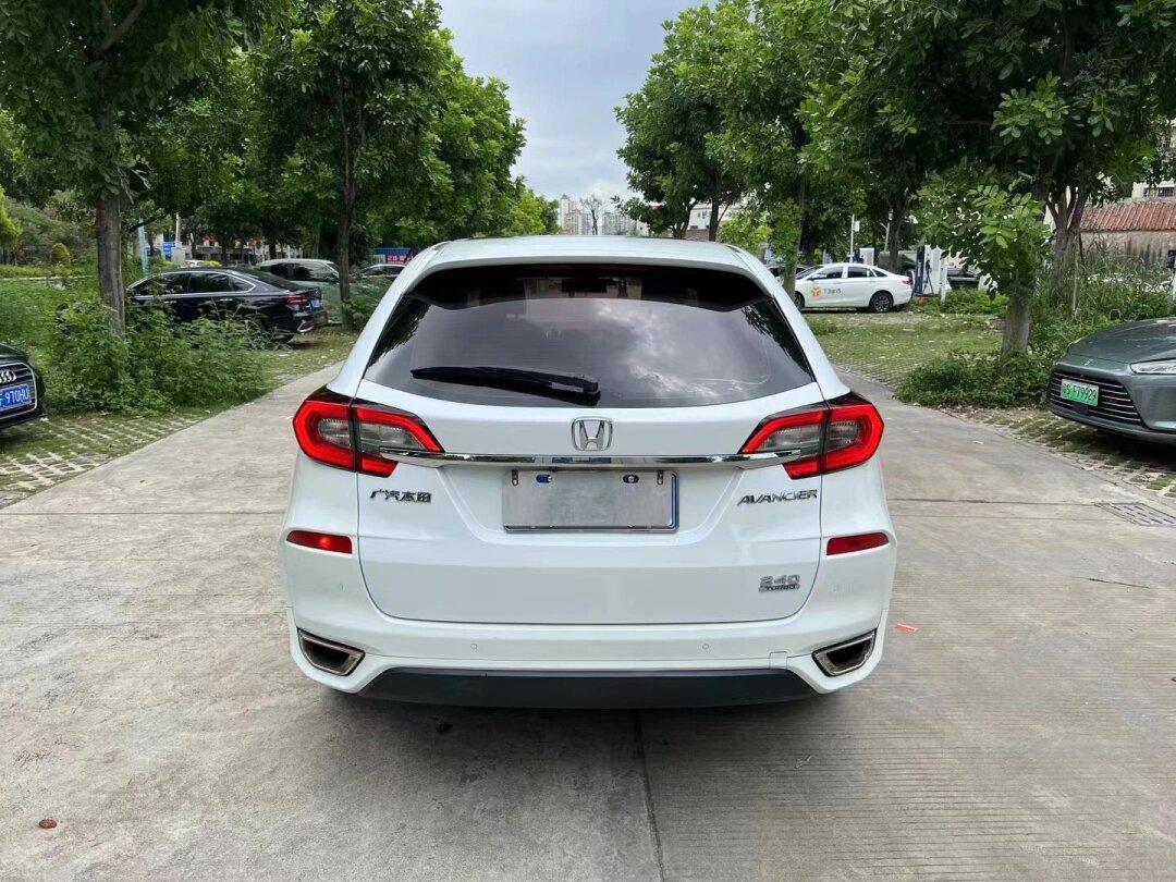 2018年本田冠道俩驱尊享版,自动挡1.