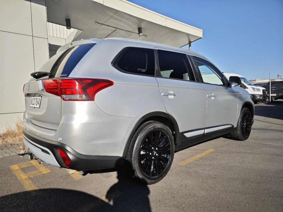 2020 三菱nz版欧蓝德 4驱 7座 41500kms