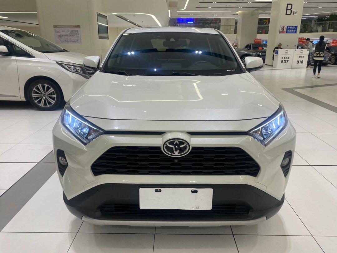 丰田rav-4荣放2.0l两驱风尚plus版 ,2020年11月上牌粤b一手车过