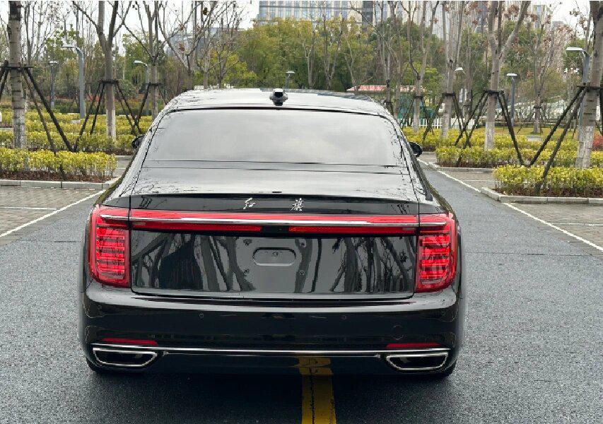 红旗h9 上牌日期:2023年4月 车辆车型:轿车 车辆产地:国产 车辆颜色