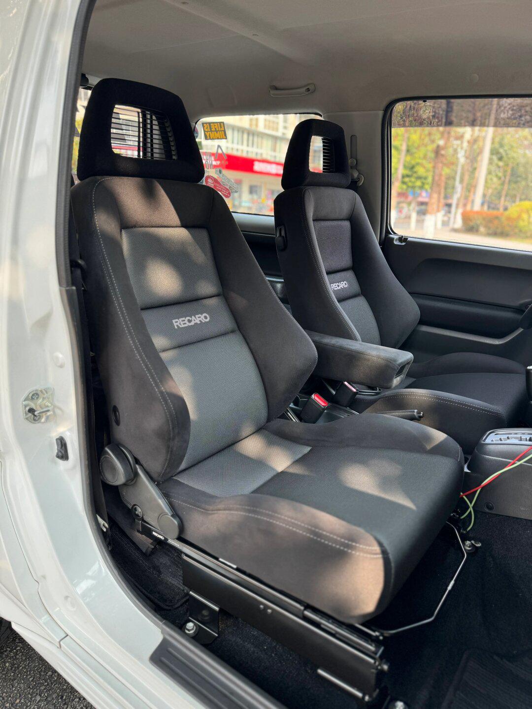 吉姆尼安装recaro绝版复古舒适型座椅