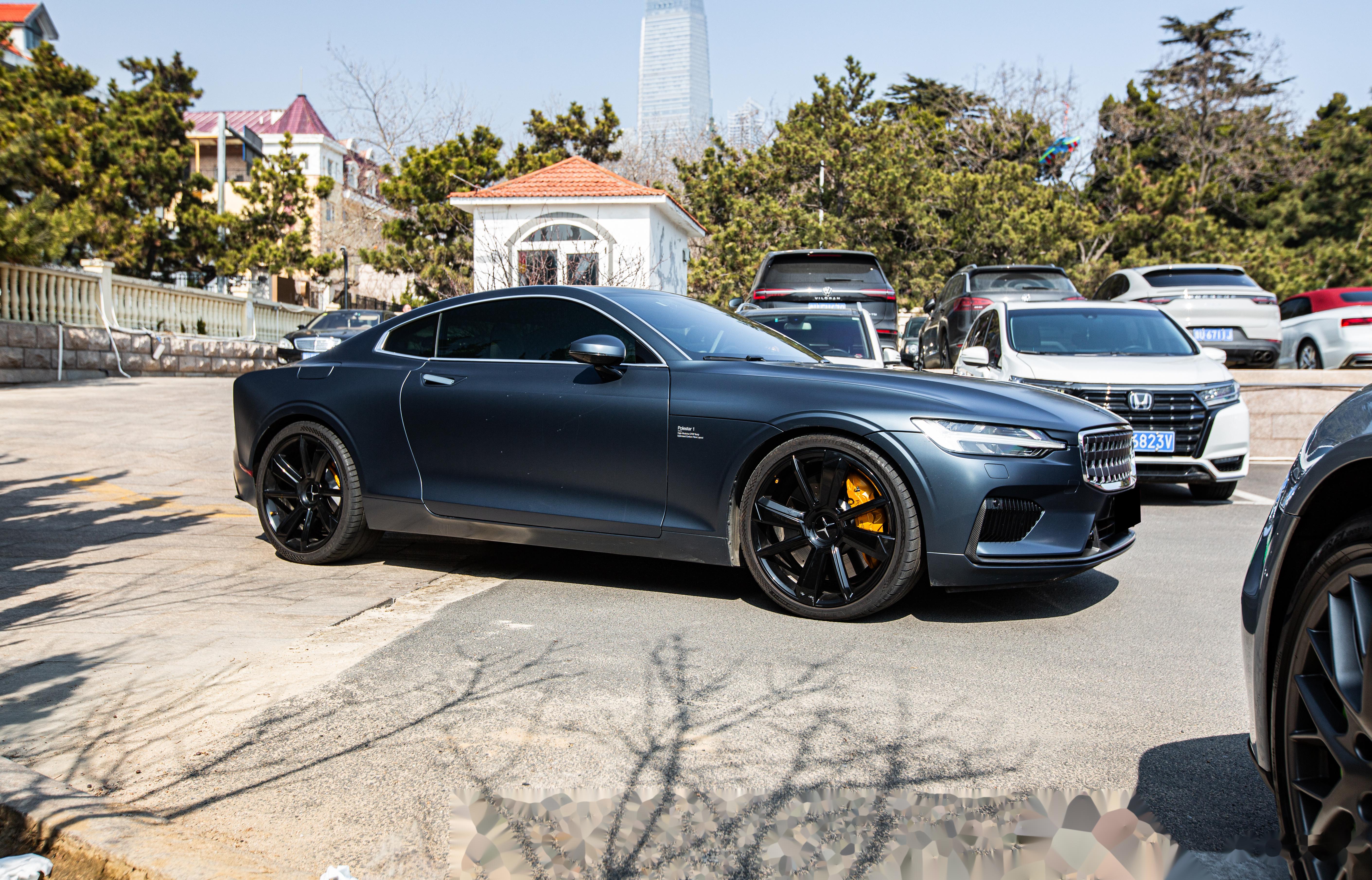 polestar 1 除了保险杠外车身全碳 ohlins22段可调避震 双增压发