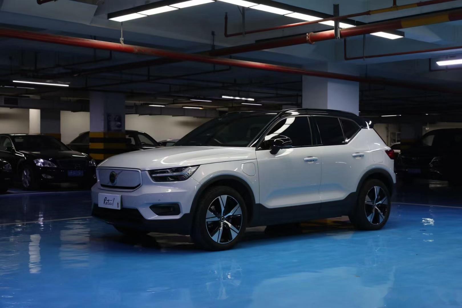 2021 volvo xc40 recharge p8 awd 冰川银涂装5万公