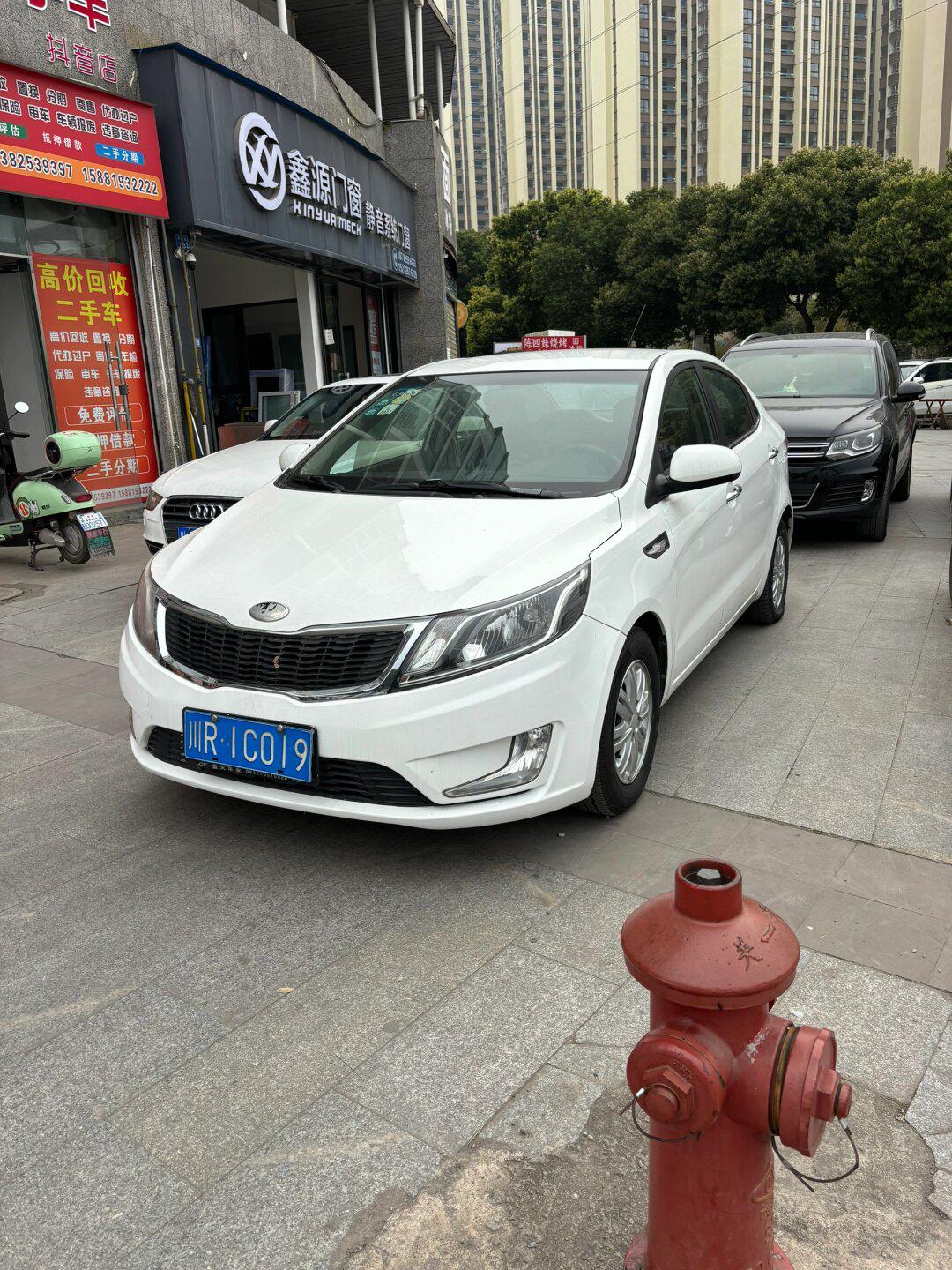 13年起亚k2手动挡内饰外观不投资全款188