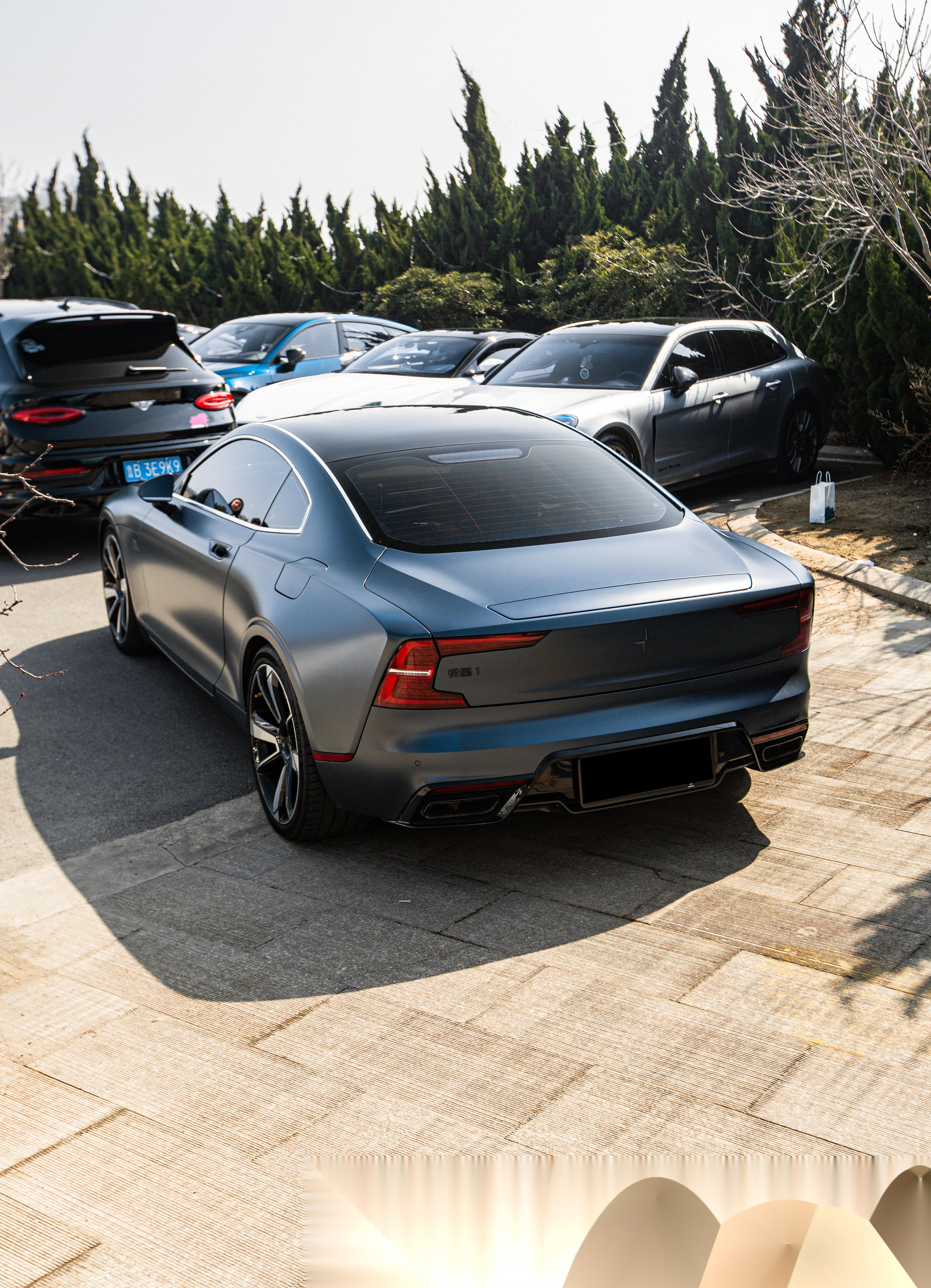 polestar 1 除了保险杠外车身全碳 ohlins22段可调避震 双增压发