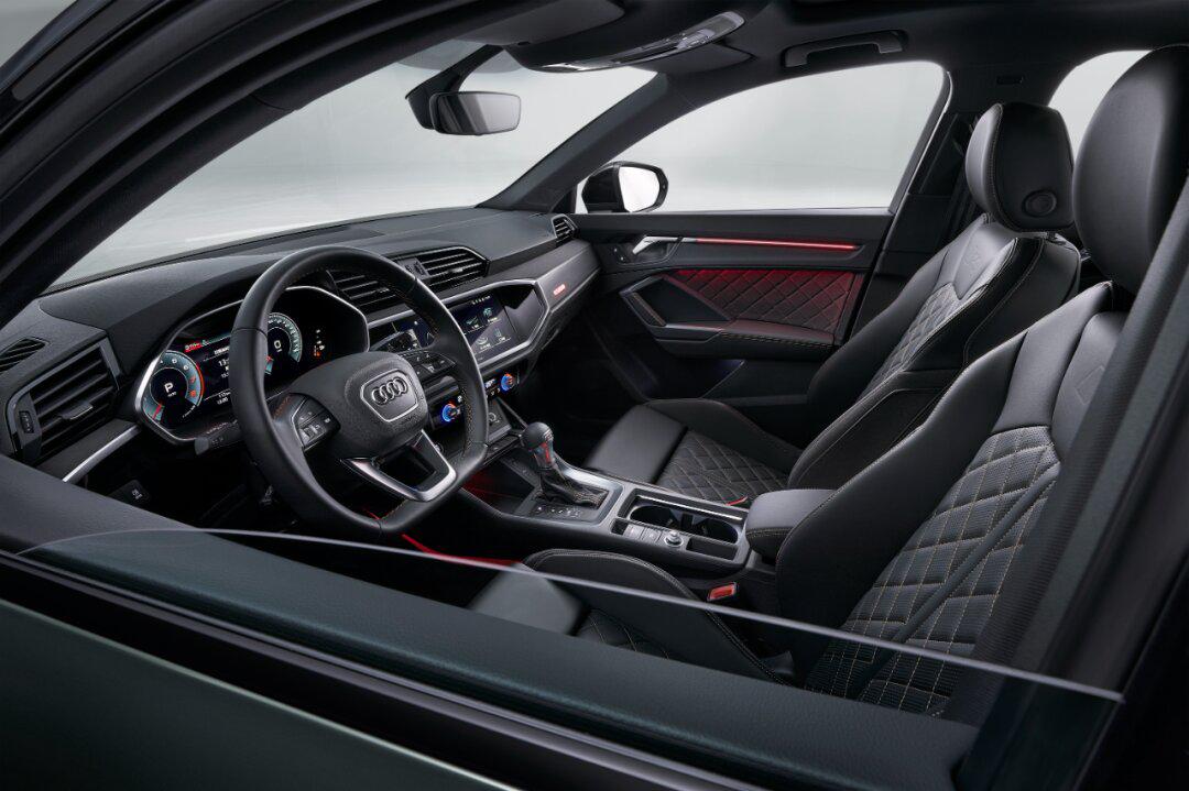 选咱们q3,奥迪外观内饰简洁大方,实用性强,可靠性和性价比超高,非常