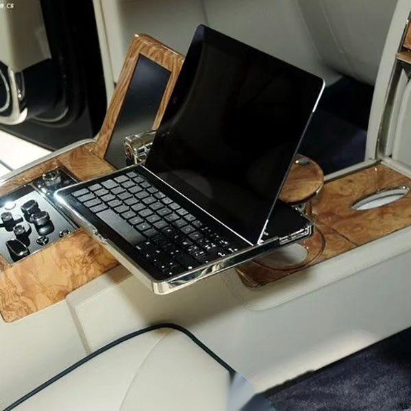 宾利mulsanne 65加长豪华轿车,在2013年的上海车展上展示.该车是装甲