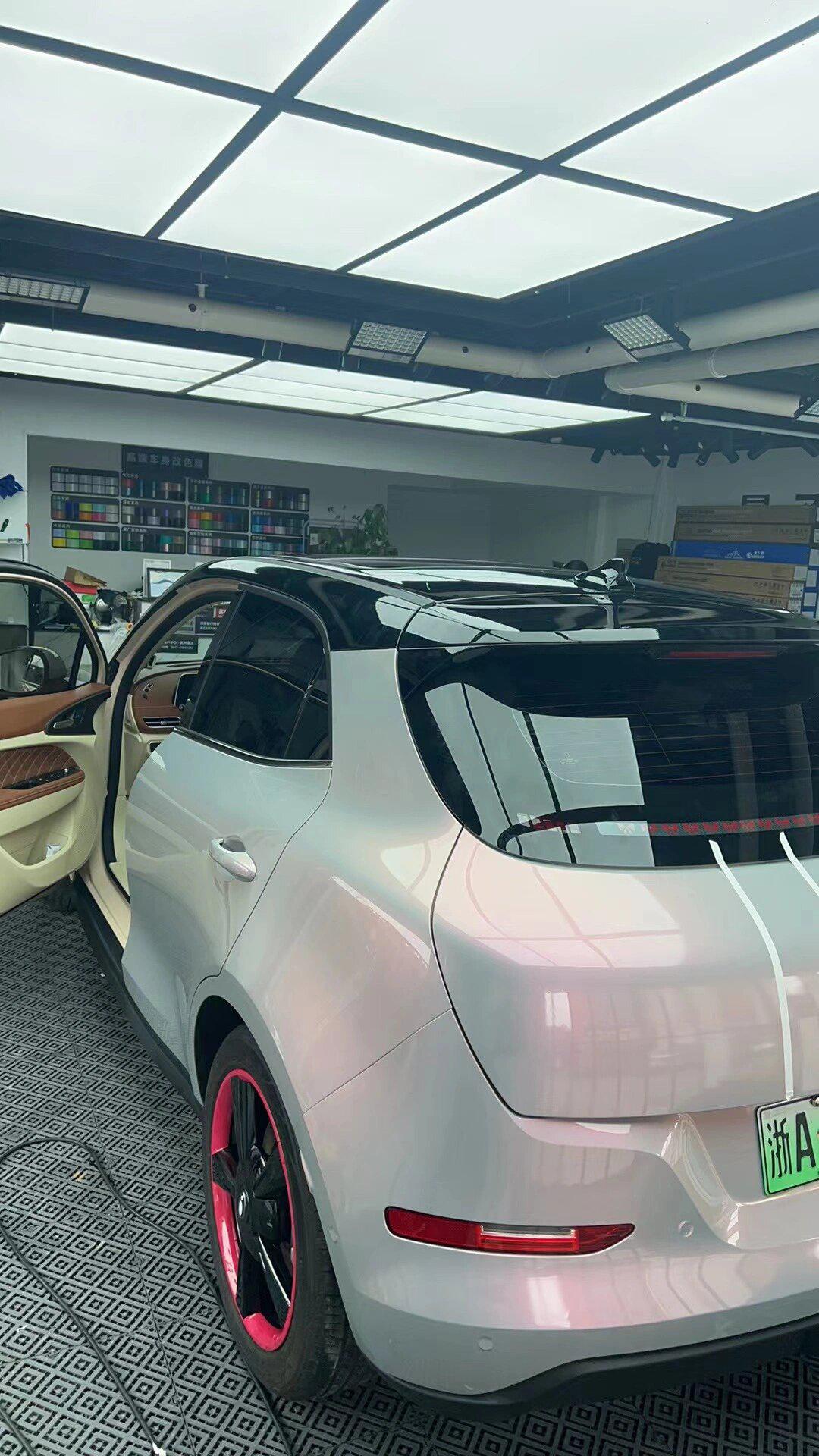 欧拉好猫改色梦幻火山灰77黑顶