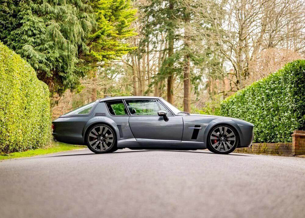 装蝰蛇v10发动机的稀有跑车