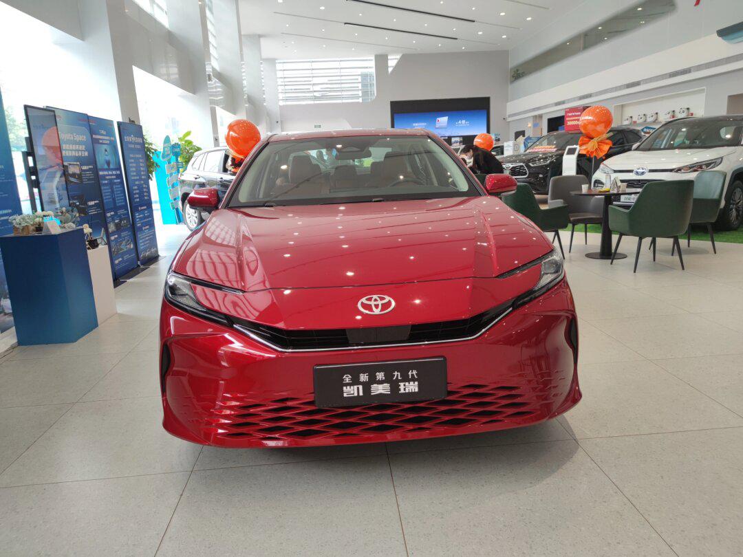 95第9代凯美瑞正式上市97