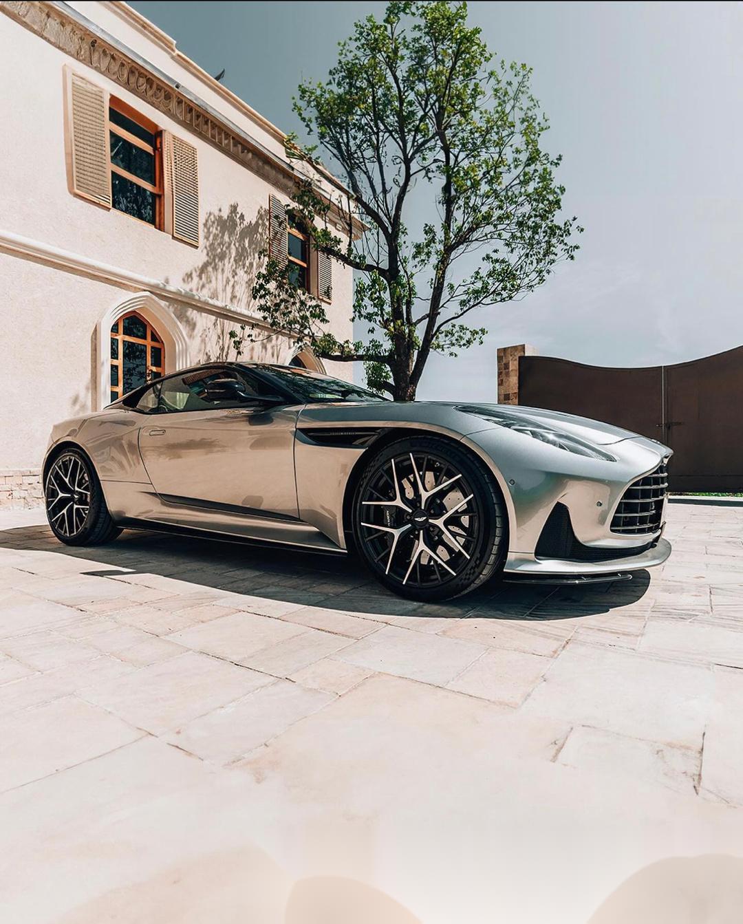 西装暴徒阿斯顿马丁db120705