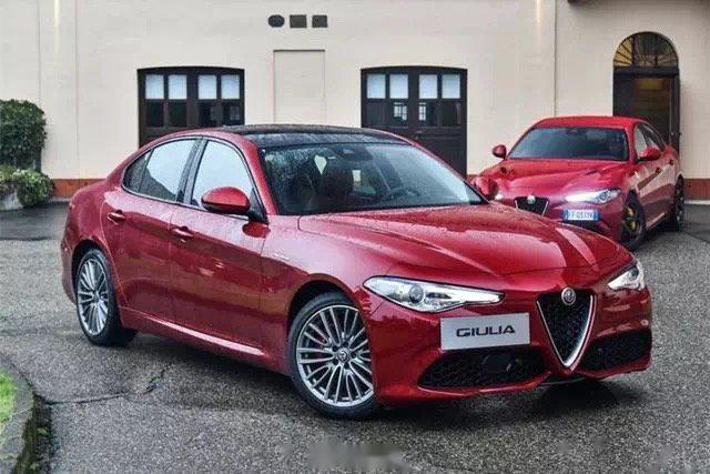 简单说三款,其他你来补充～ 说到有排面还价格亲民的"豪车",当然要数