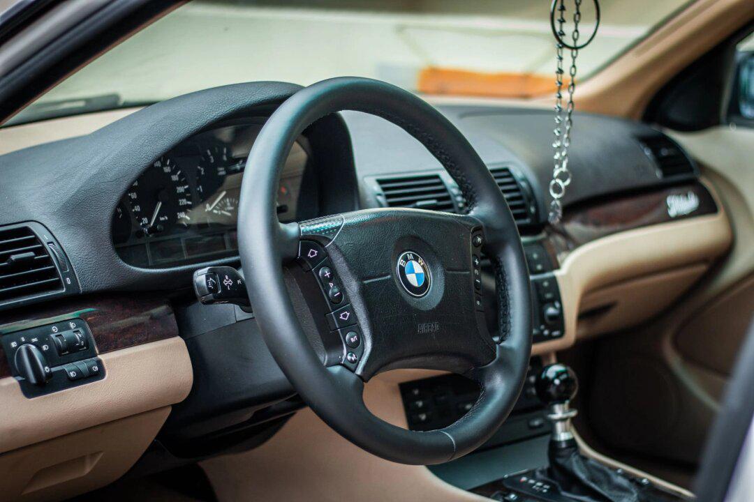 大学生圆梦车-宝马e46