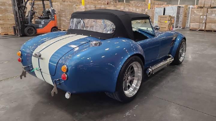 下周到港 蓝色白拉花 shelby cobra 国六b,五月份可交付 颜值爆炸
