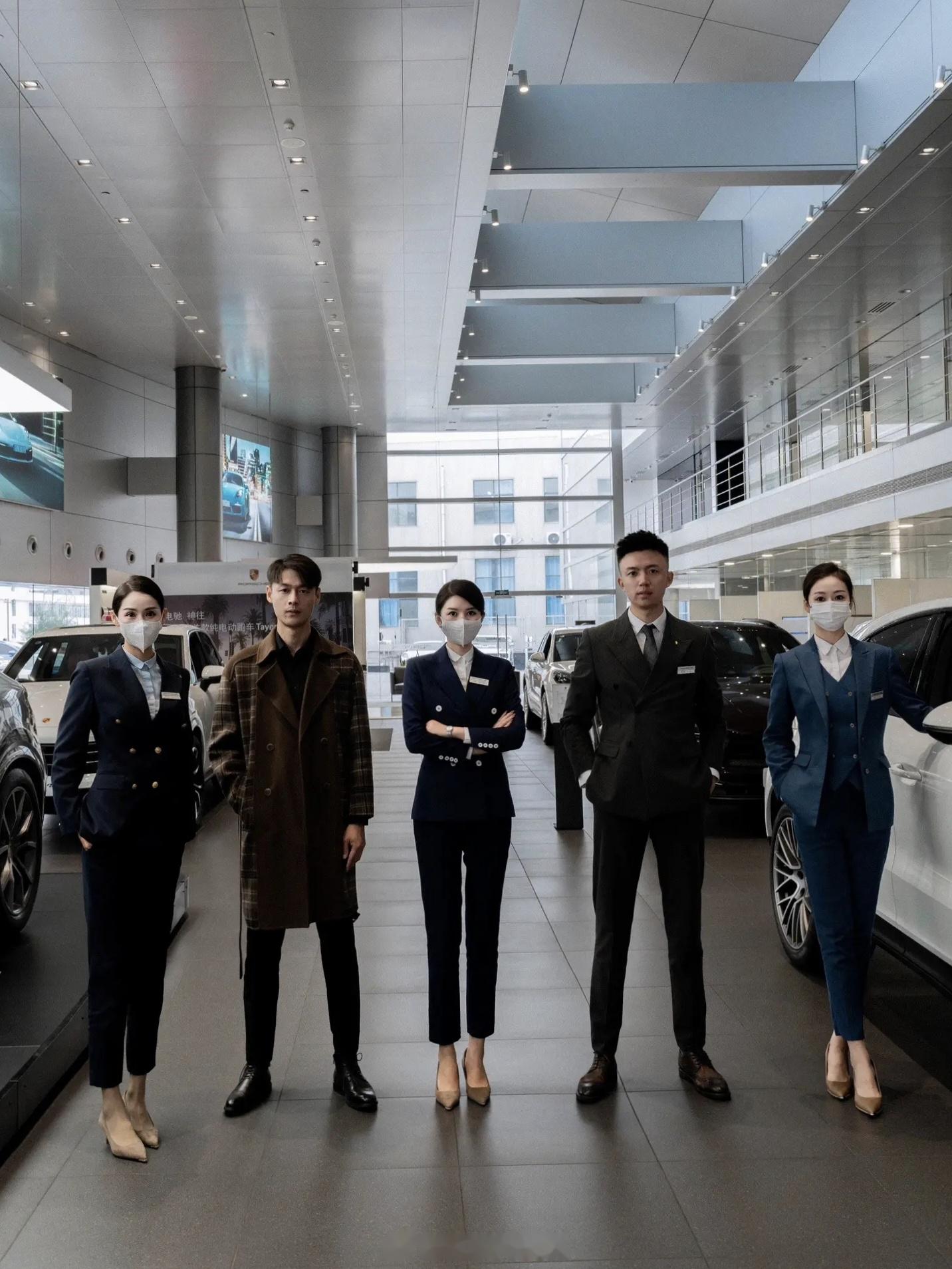 保时捷的销售们都长这样?不知道,小米汽车的销售,会不会跟进呢?_汽车