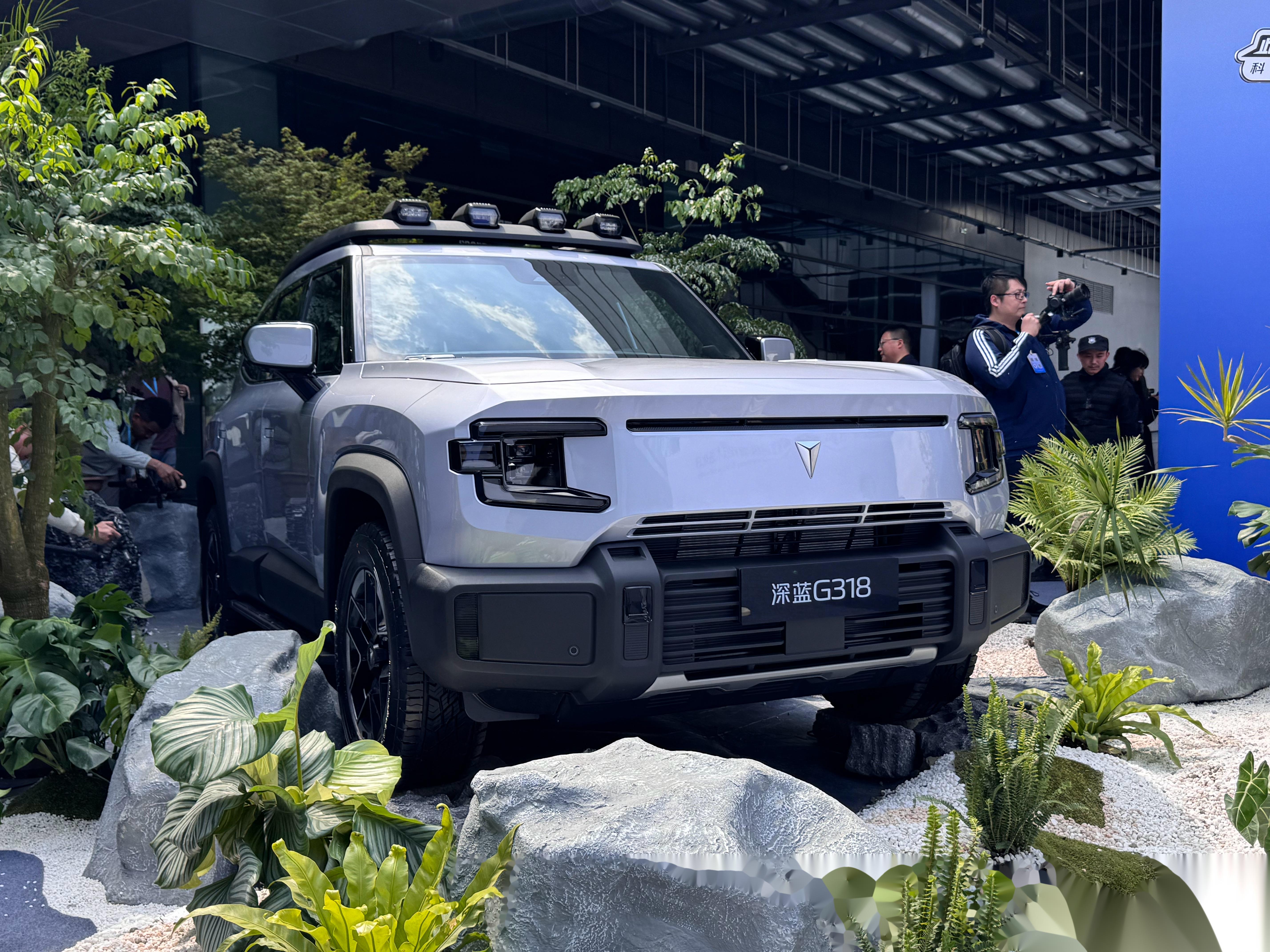 刚跟g318展车合拍完,实车是真的硬朗,科技硬派感十足,直达图5感受下他