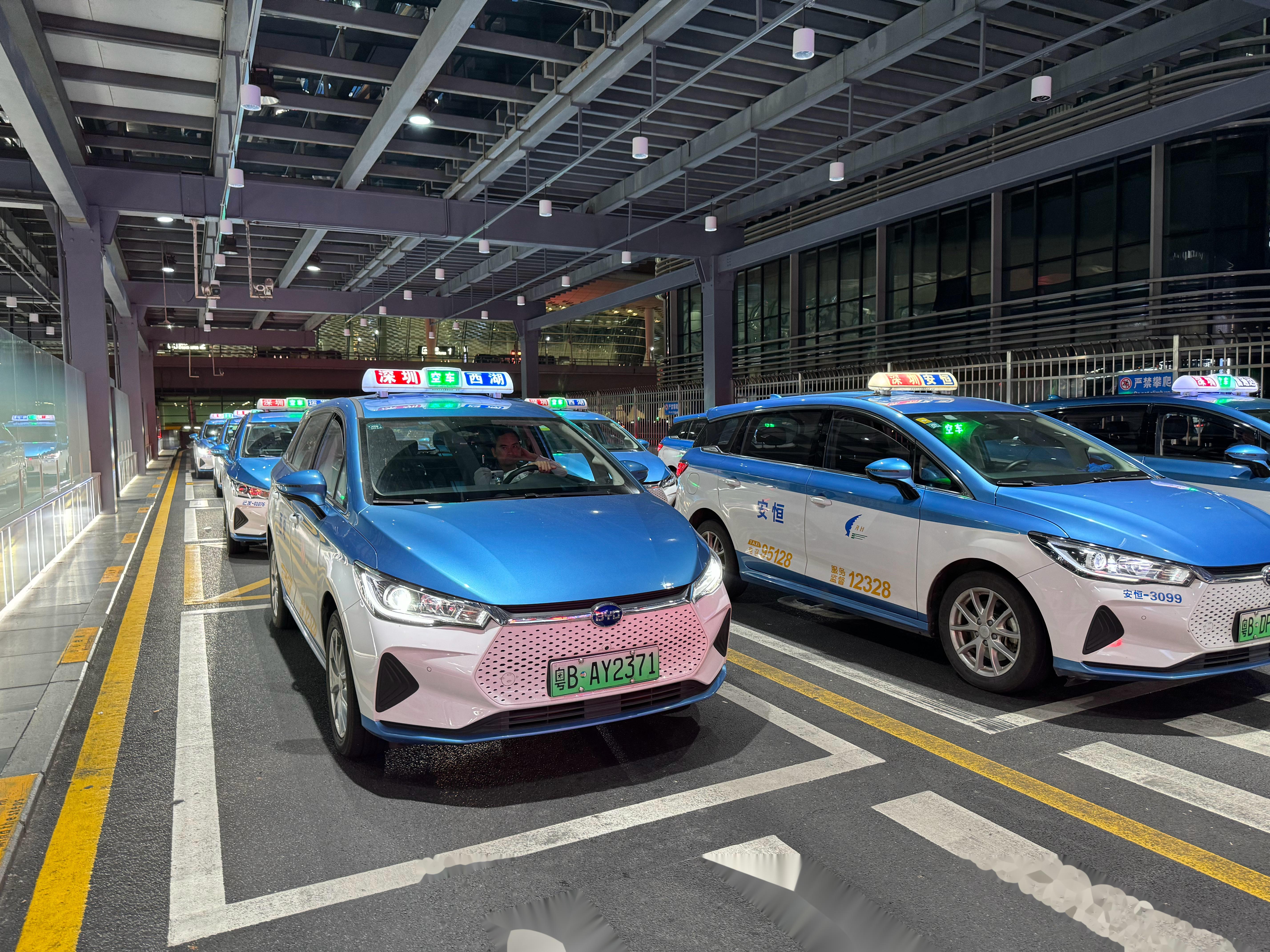 最近全国到处飞,深圳出租车