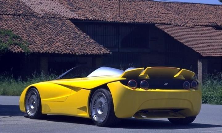 >2000年设计的法拉利f100r(菲奥拉万提)概念车,f100是法拉利品牌设