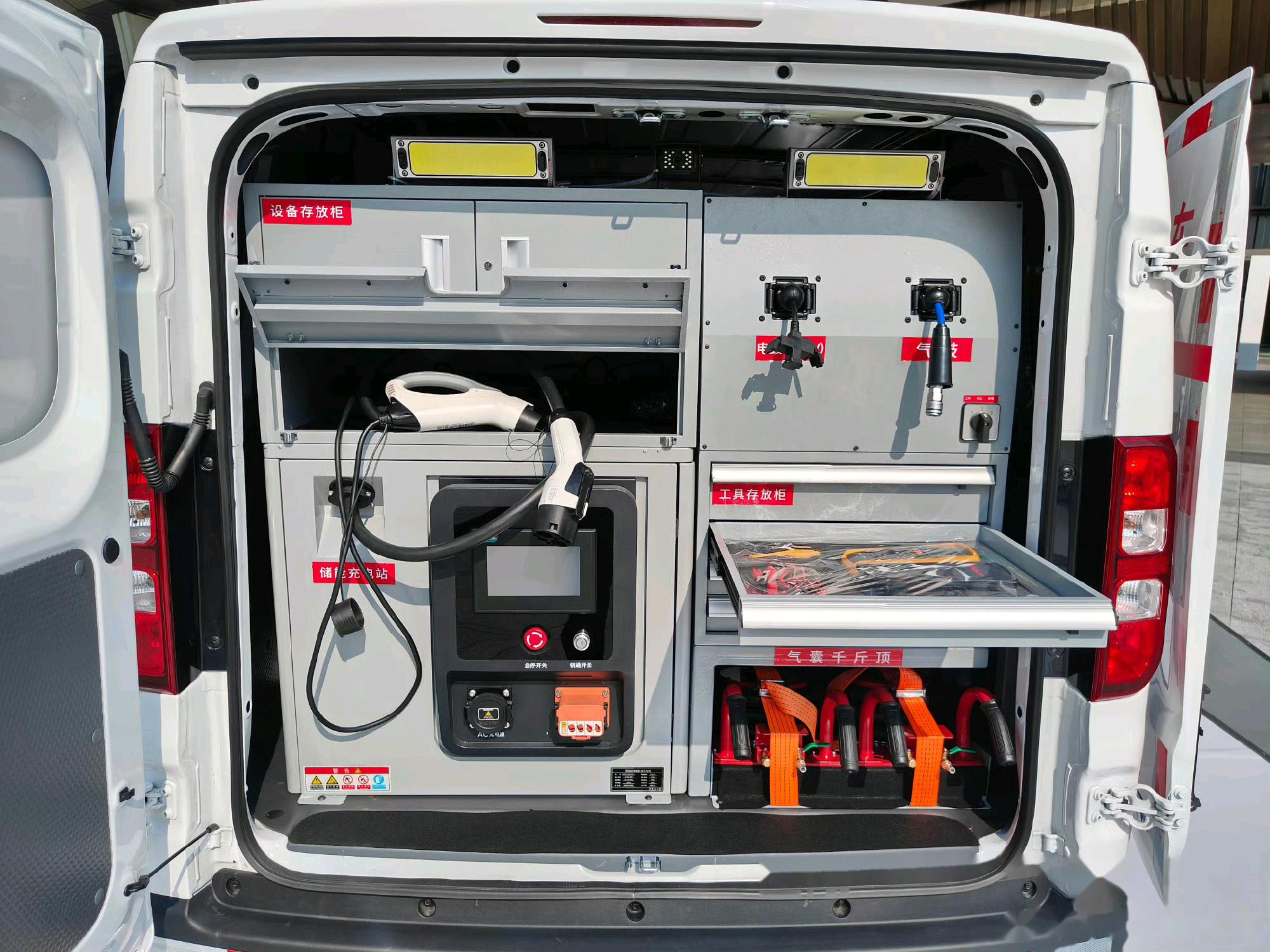 朋友车造宗泽远拍的五菱扬光活动现场图 这个车改装潜力还是很大的