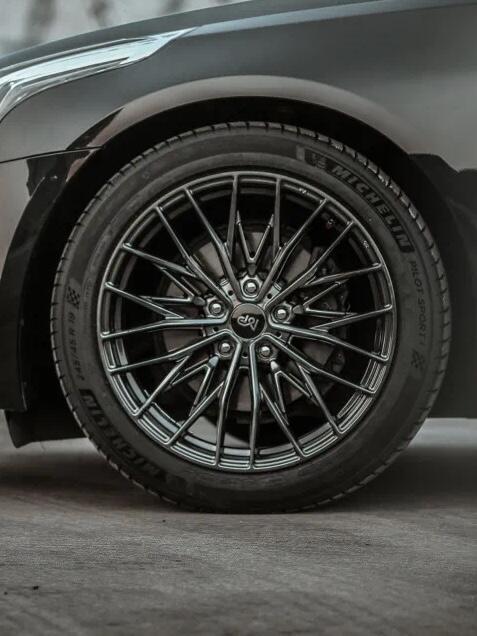 凯迪拉克改这款轮毂,回头率竟高达200c15