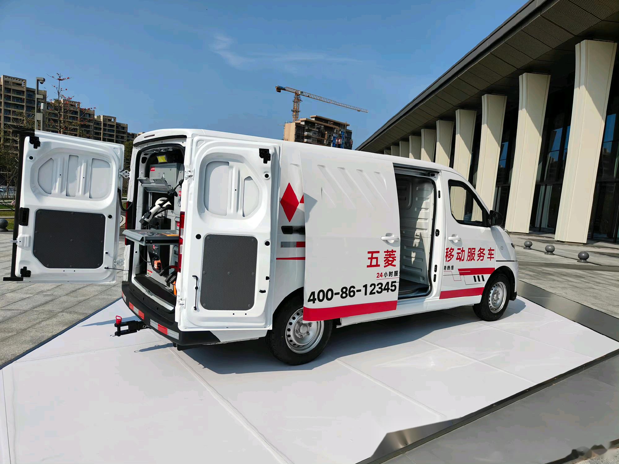 朋友车造宗泽远拍的五菱扬光活动现场图 这个车改装潜力还是很大的