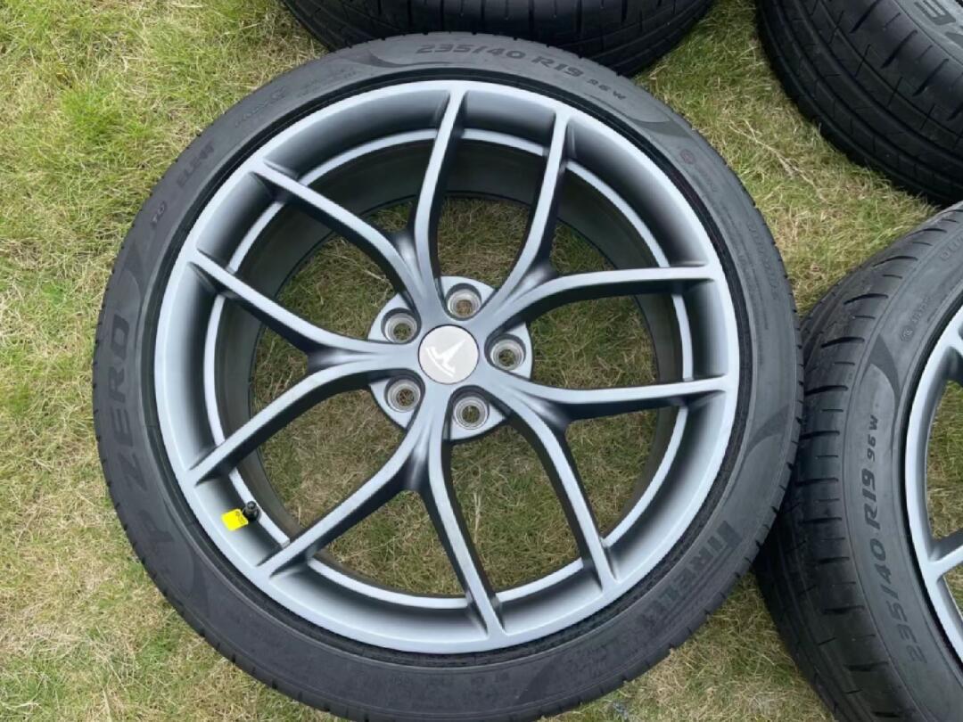 特斯拉model3p版原厂19寸轮毂