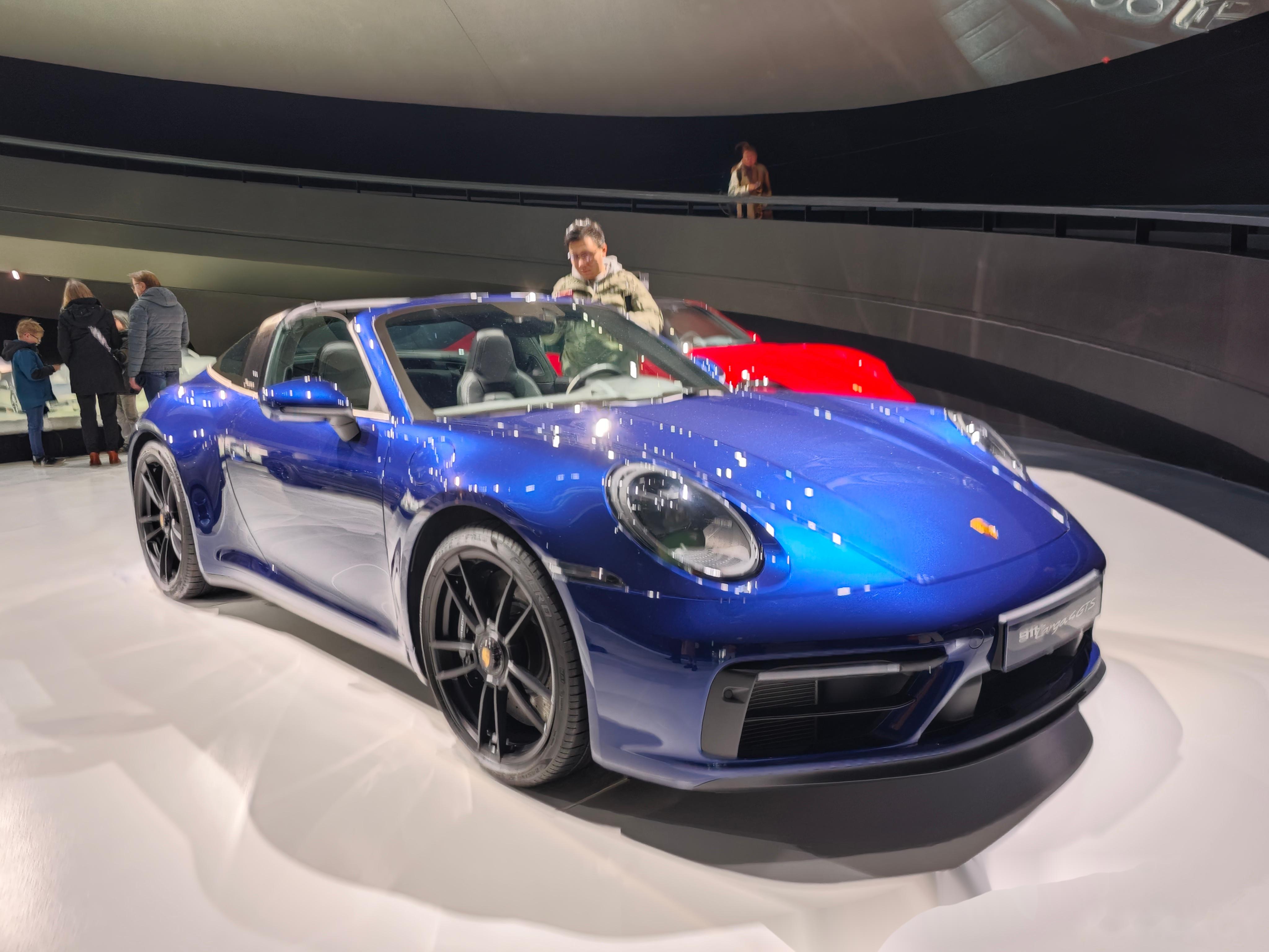 当前位置:>易车>社区>大众cc社区>这是狼堡大众汽车城的保时捷馆,整个