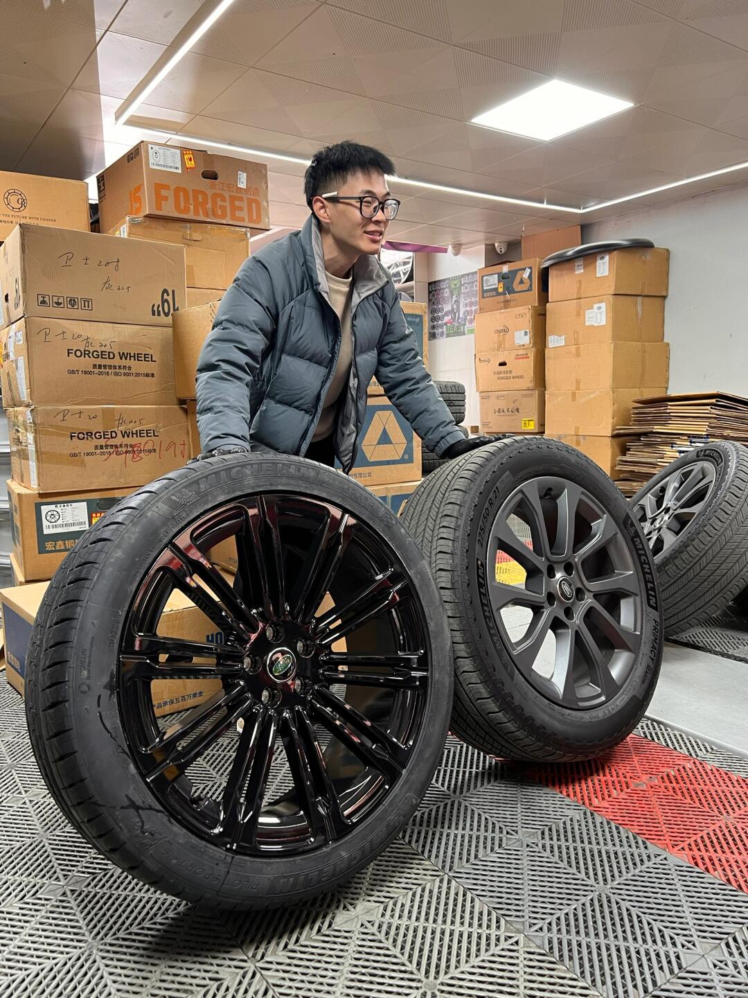 24款路虎揽运 23寸宏鑫锻造轮毂 米其林轮胎_揽胜运动社区_易车社区