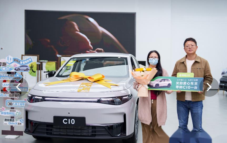 这事儿应该反转不了,零跑女车主给救护车让路卡在了马路牙子上过程很